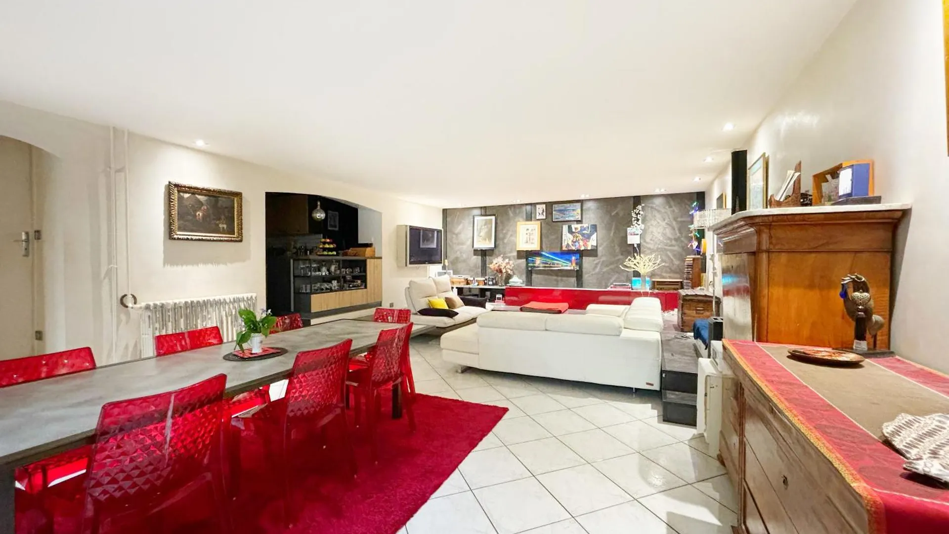 Apartment Grand Appartement Avec Jardin Privatif A Paris France