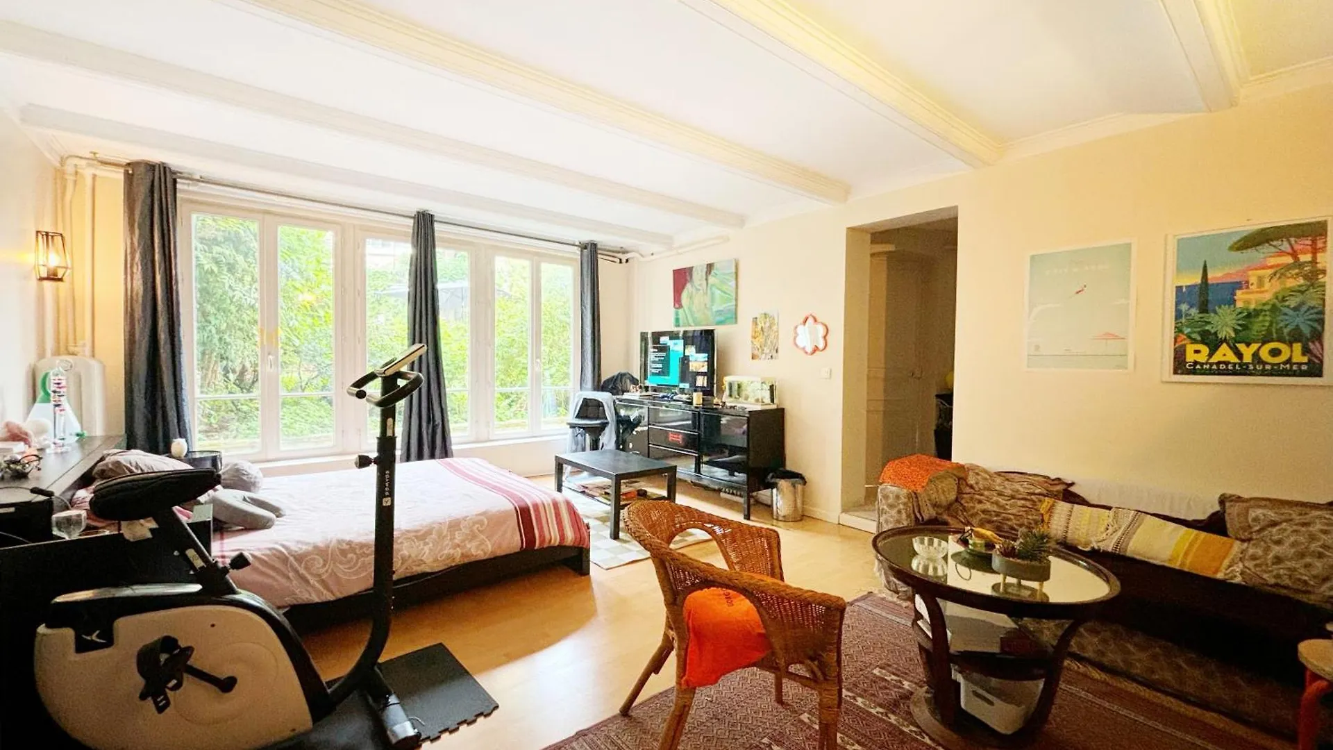 Grand Appartement Avec Jardin Privatif A Paris