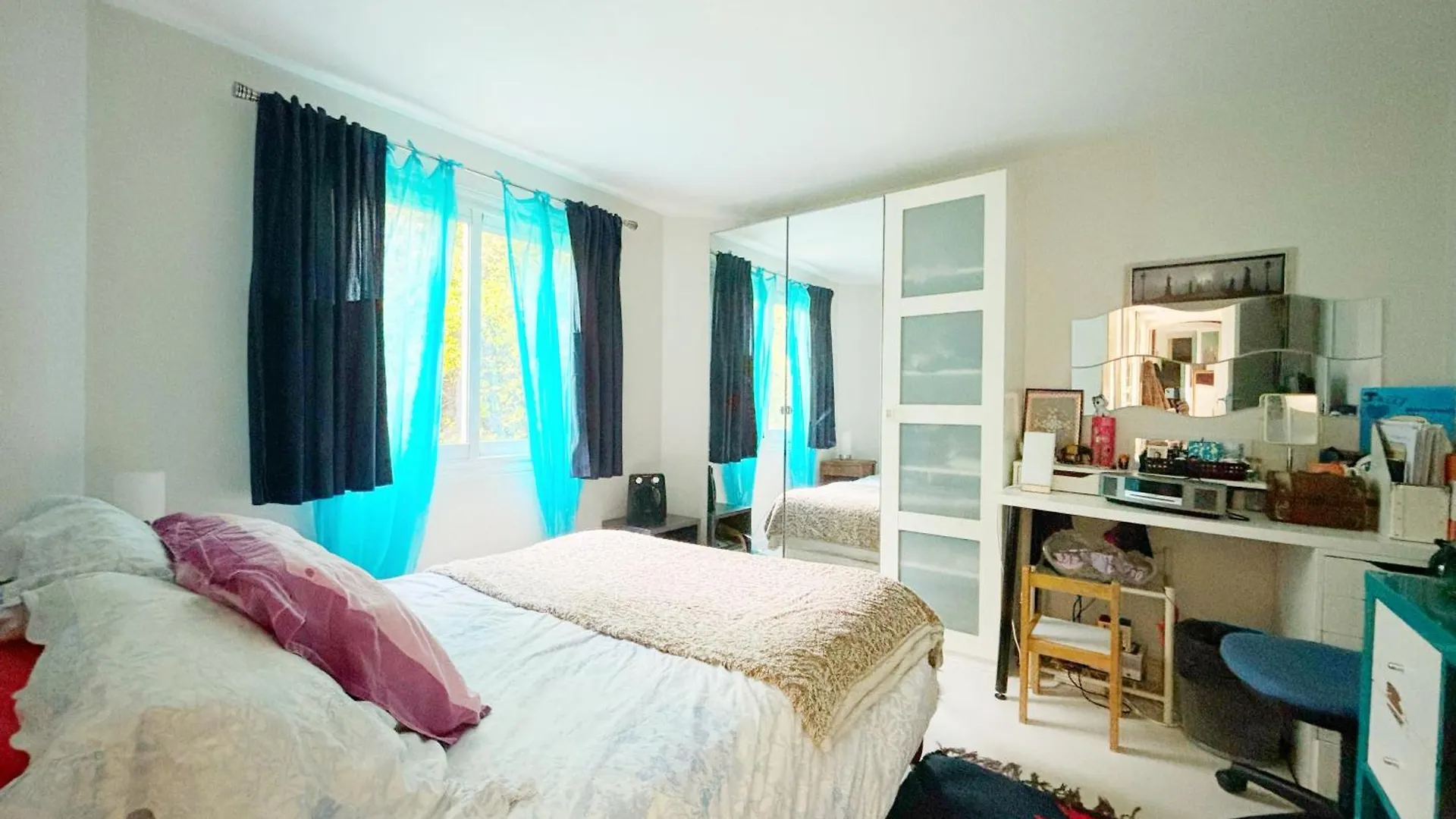 Grand Appartement Avec Jardin Privatif A Paris Apartment