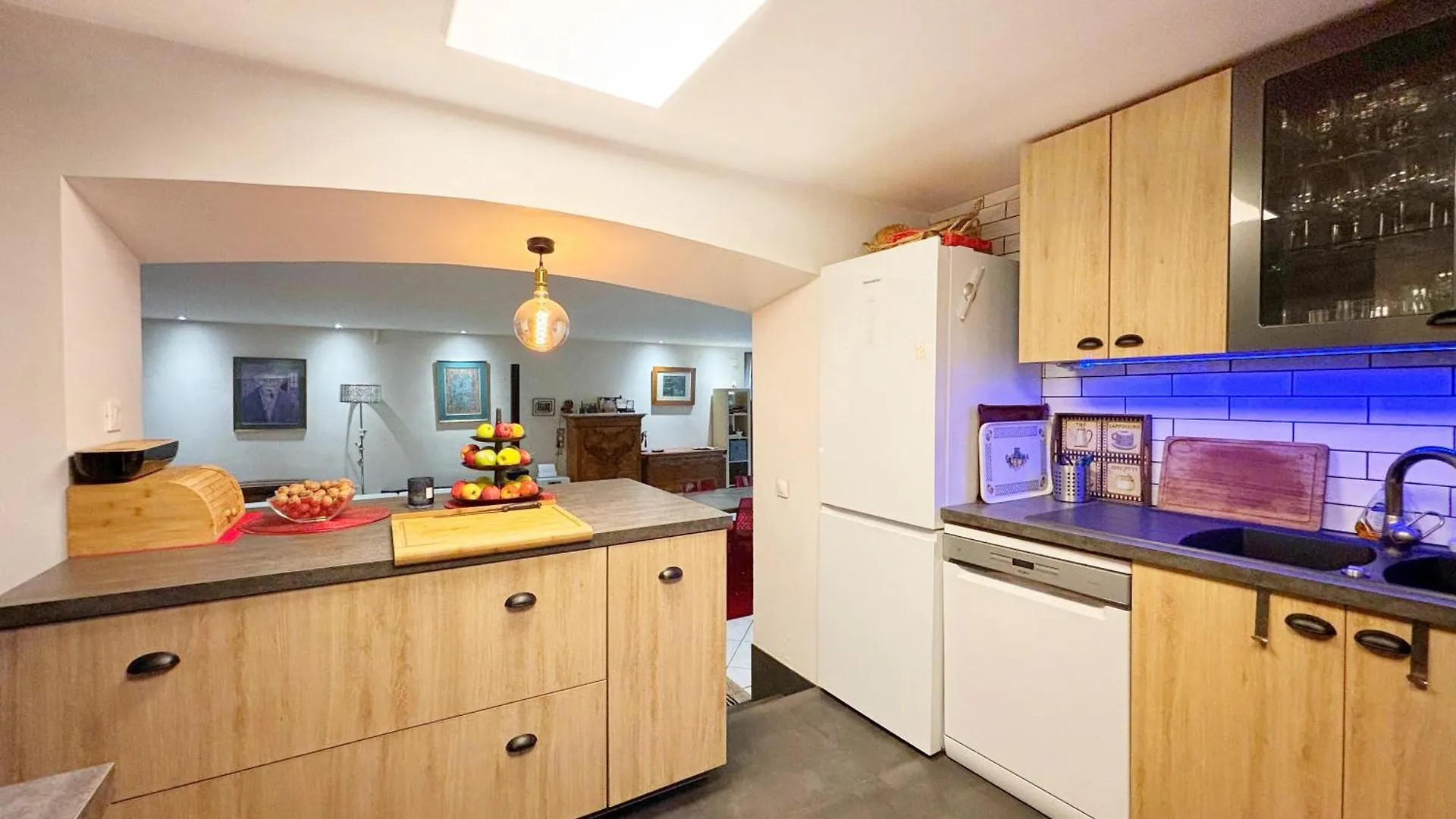 Grand Appartement Avec Jardin Privatif A Paris France