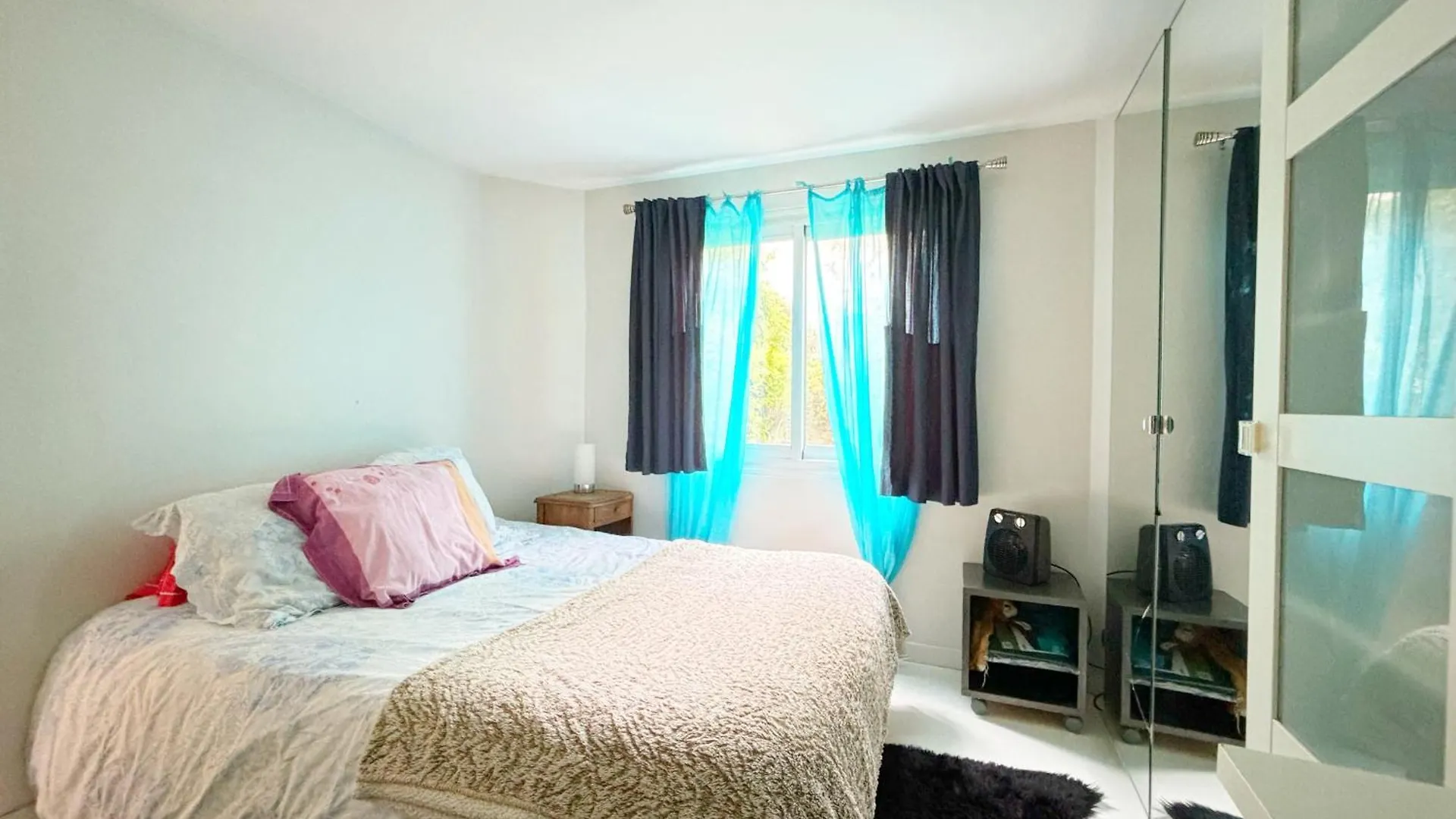 Grand Appartement Avec Jardin Privatif A Paris Apartment